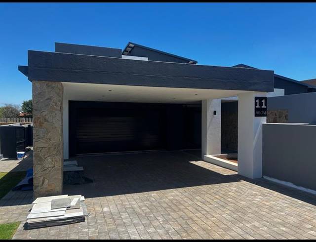 4 BEDROOM HOUSE FOR SALE IN MIDSTREAM ESTATE